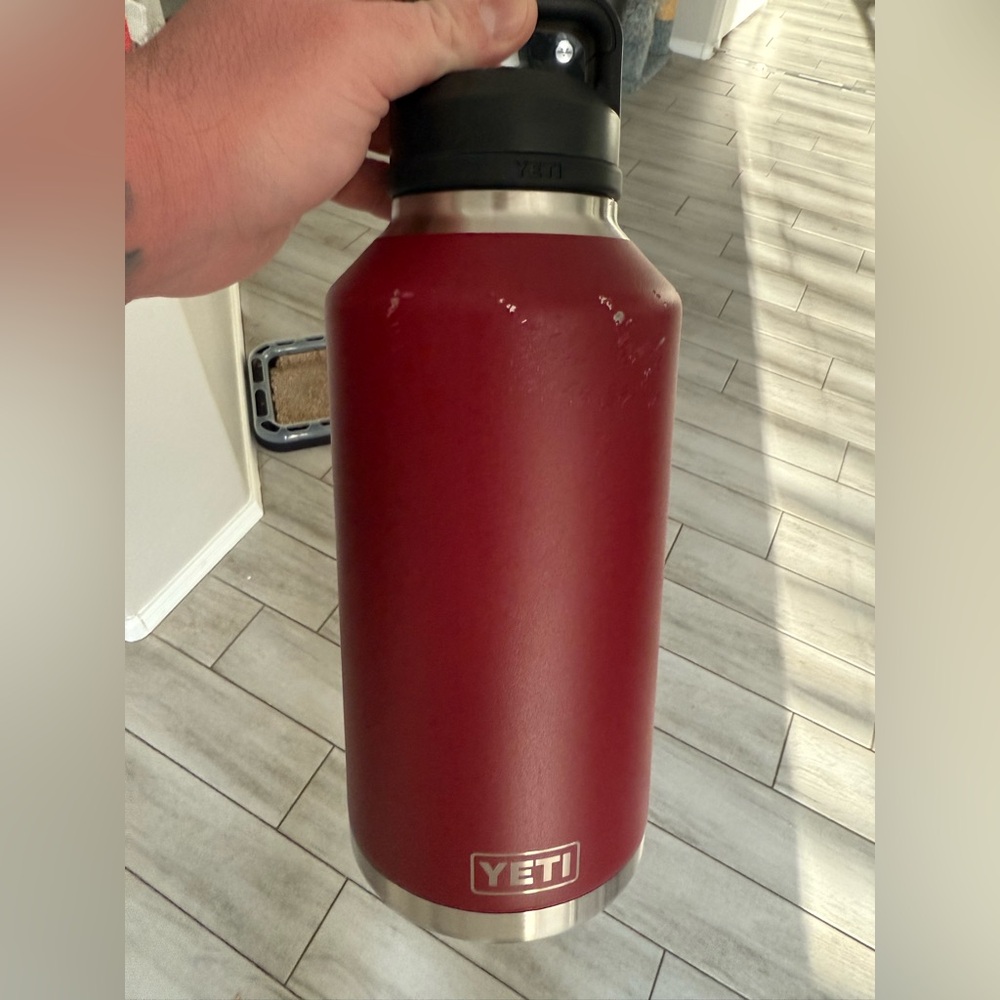 Yeti Rambler 64oz in Harvest Red